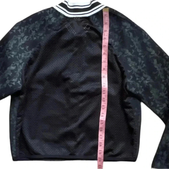 FABLETICS Tia Bomber Jacket Size M Black Neoprene Floral Print Pockets M… - Picture 9 of 11